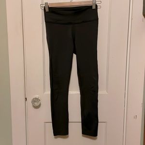 Outdoor Voices tech flex leggings ⅞ length
